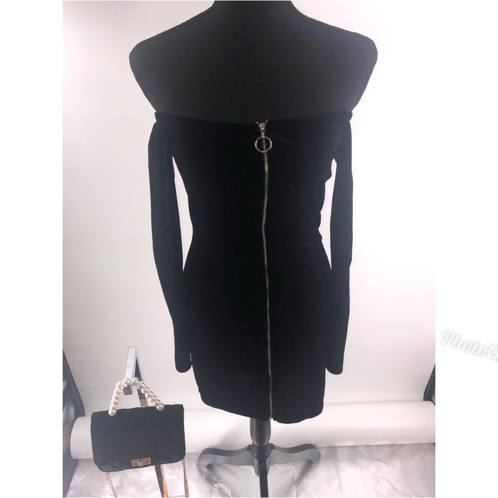 Forever 21 long sleeve off the shoulder dress